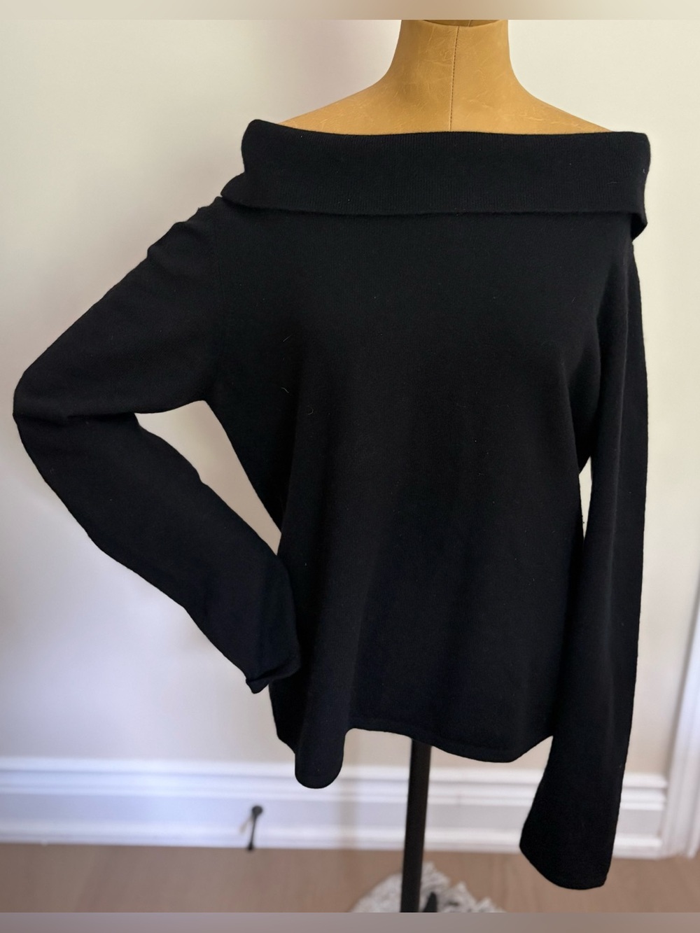 PURE CASHMERE Off-Shoulder Black Women's Sweater (XL)